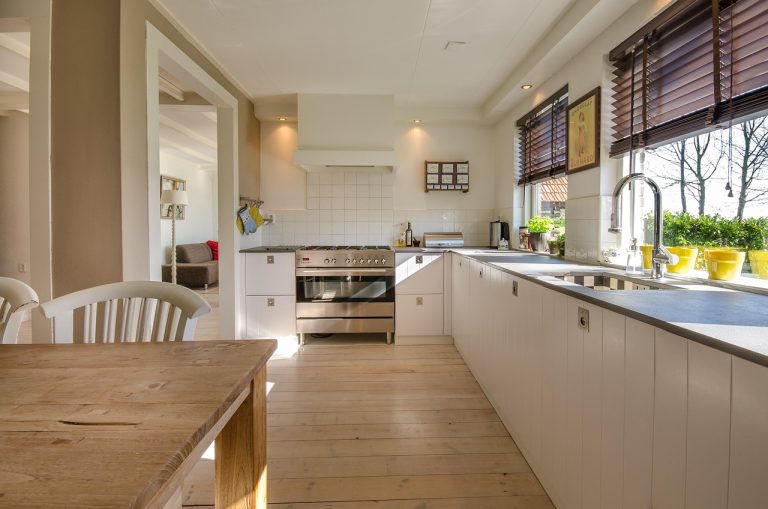 Nieuwe-keukenconcepten-gebruik-en-hergebruik-van-modulaire-houten-planken-2165756